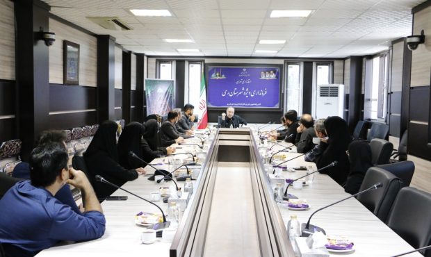 نشست صمیمی خبرنگاران رسانه های مکتوب با فرماندار شهرستان ری