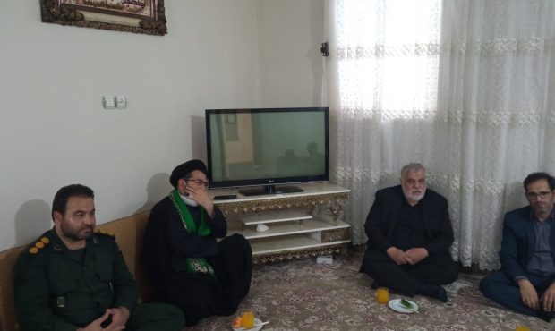 دیدار فرمانده سپاه ری با خانواده شهید علیدادی